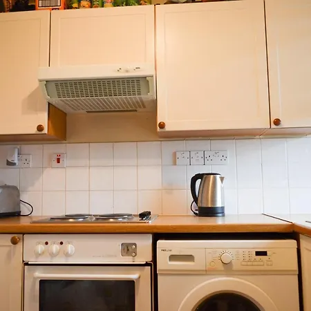 Cosy 1 Bedroom Flat On Gloucester Road North Bristol